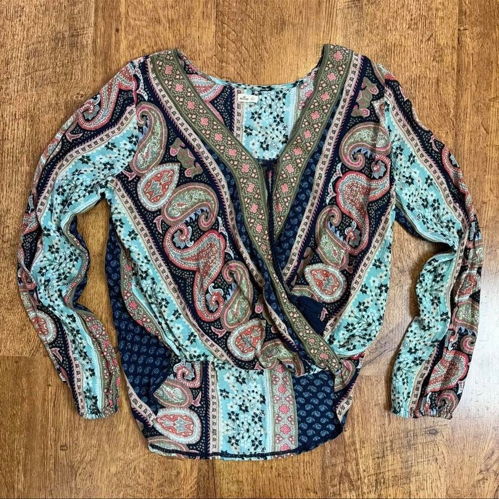 Hollister Earthy Paisley Long Sleeve Top‎ grandmacore boho